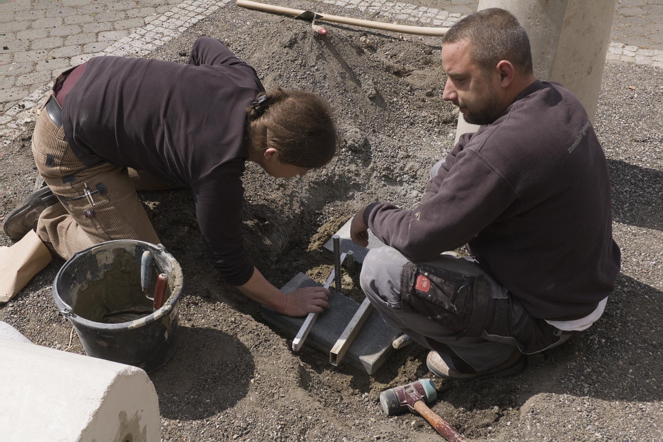 Opferdenkmal Oberursel, Aufstellung der dritten Figur